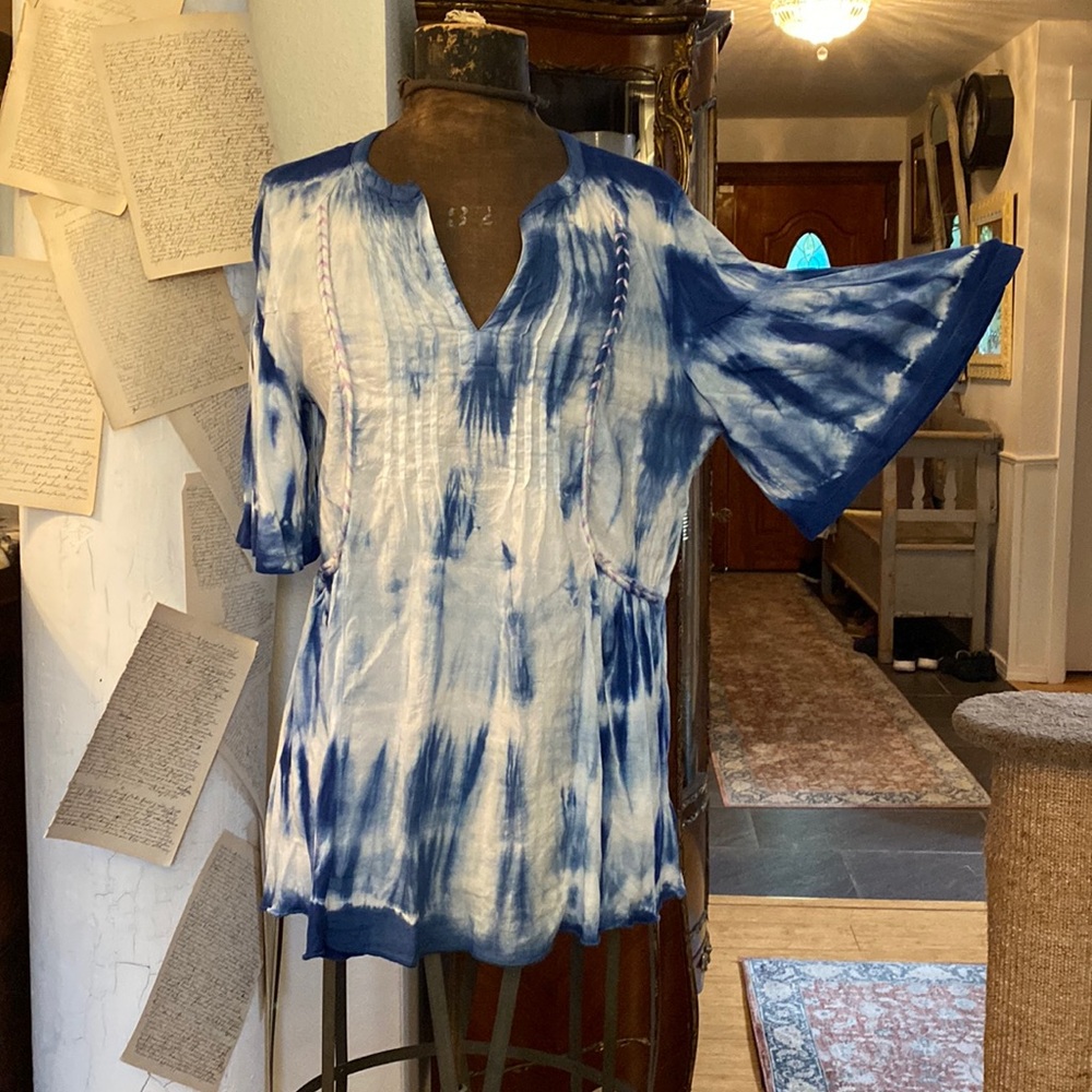 Tie dye style butterfly sleeve top